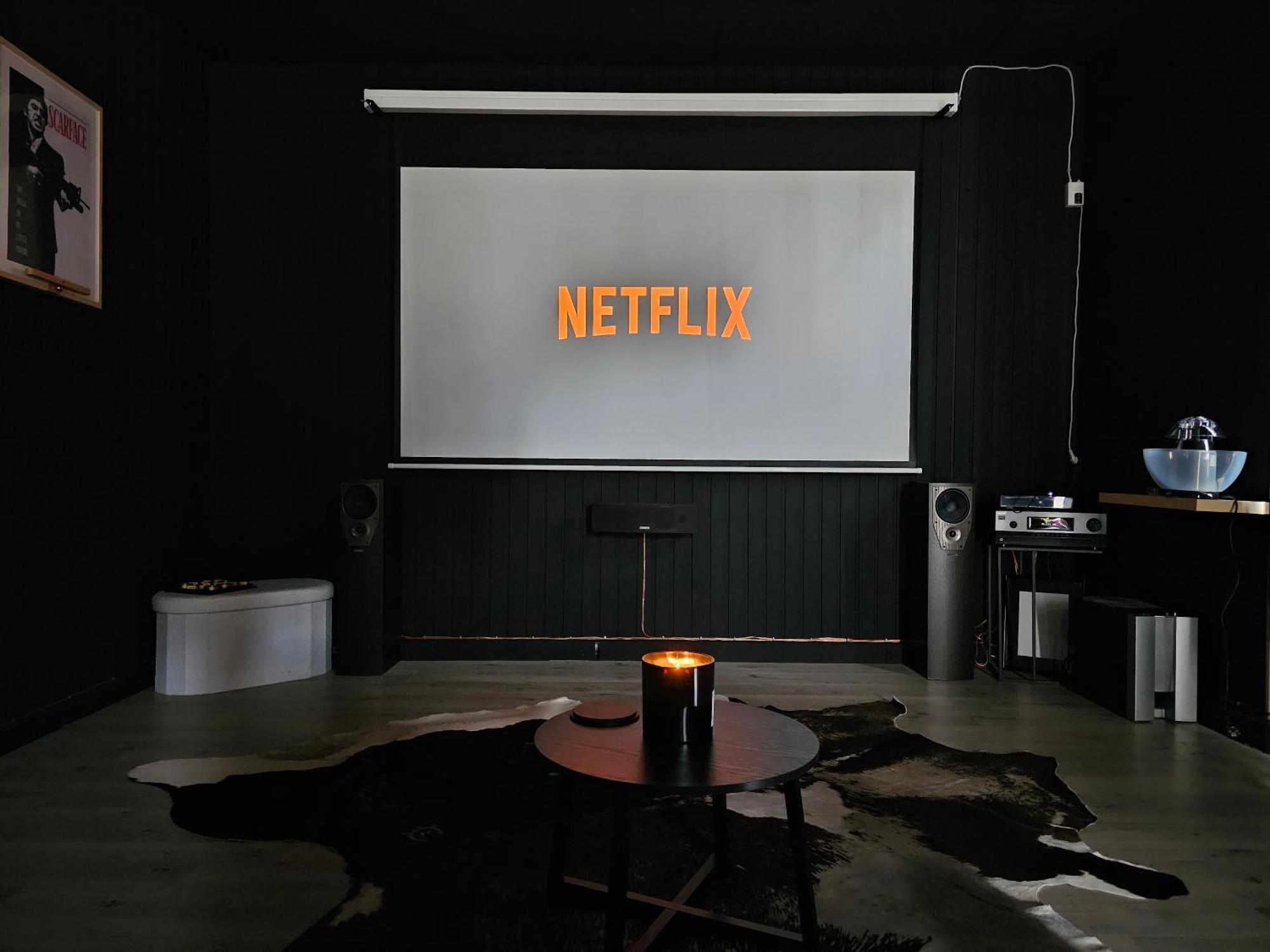 Black Box Cinema Appartement Avec Balneo 埃皮纳勒 外观 照片